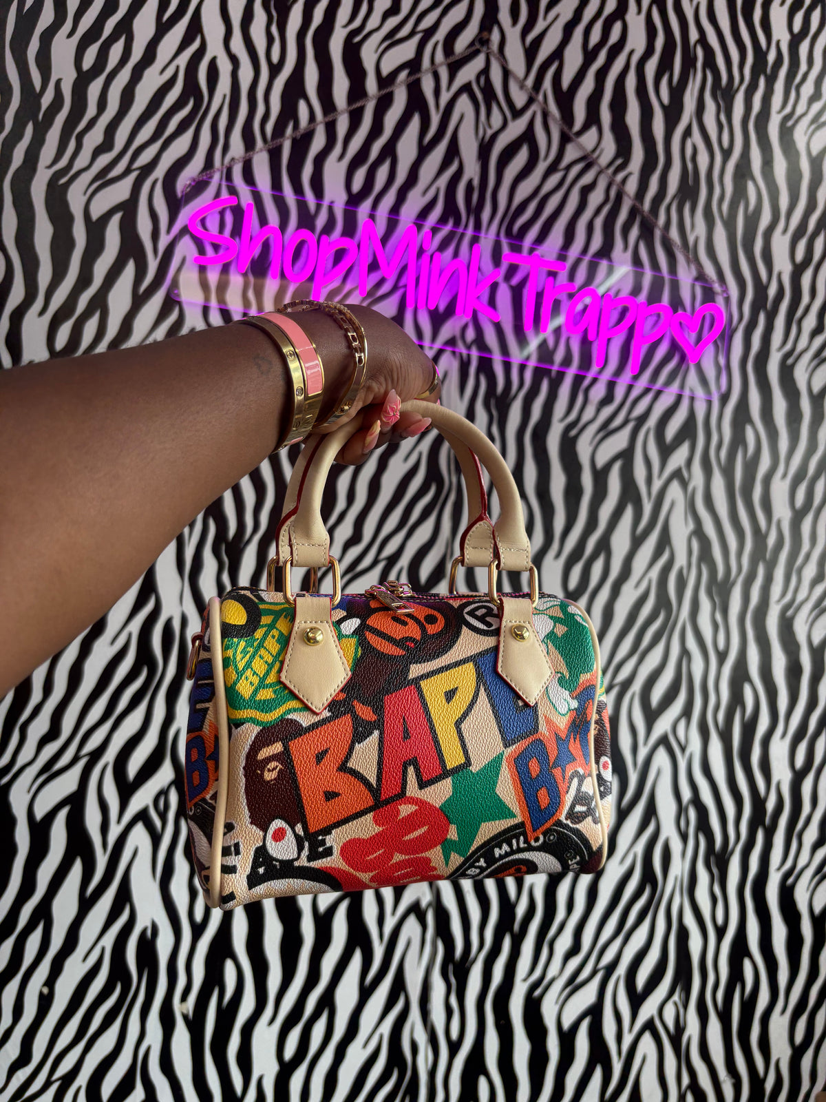 Graffiti girl Crossbody bag